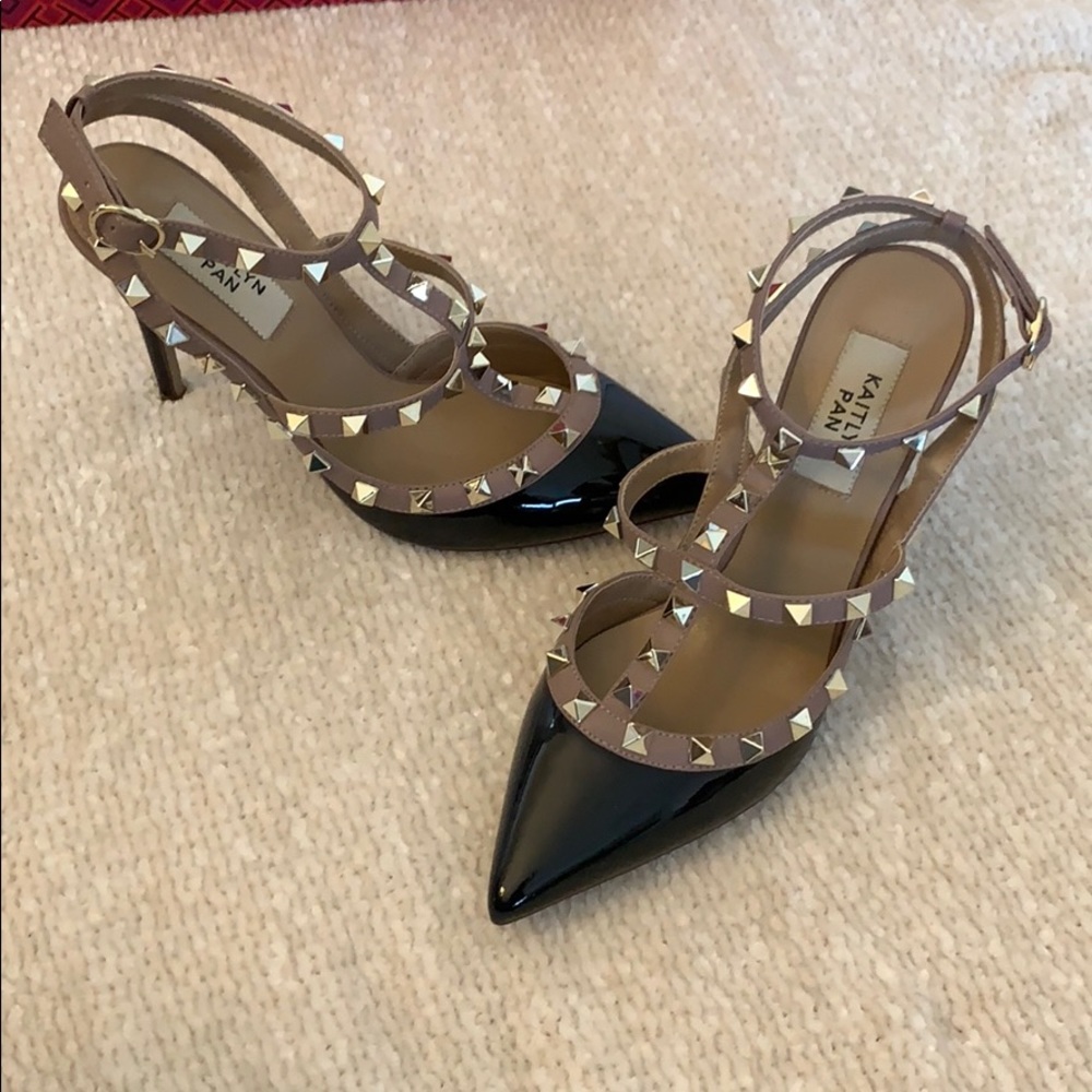Black patent leather gold studded heels 6.5